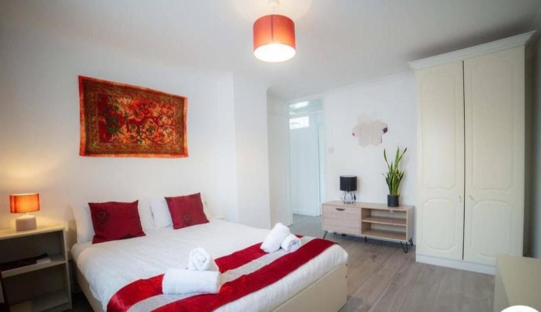 Casa de férias Coolfin House - 3 Bedroom Near Excel & Custom House Station